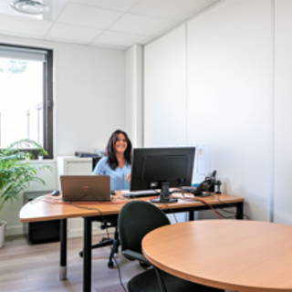 Bureau privé 13 m² 1 poste Location bureau Rue des Vergers Limonest 69760 - photo 1